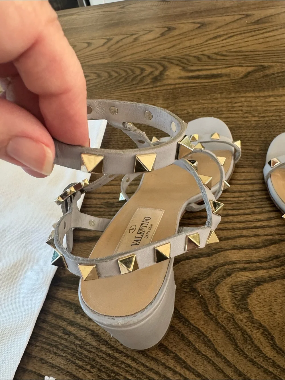 Valentino Garavani Light Gray Pyramid Rockstud Strappy Sandals Size 36